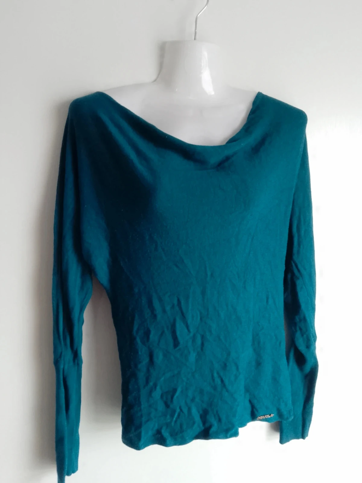 Pull bleu dos ailé taille 38
